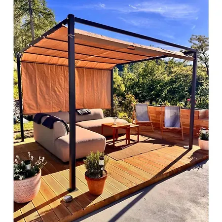 Poppy - Daillet Apartment *
